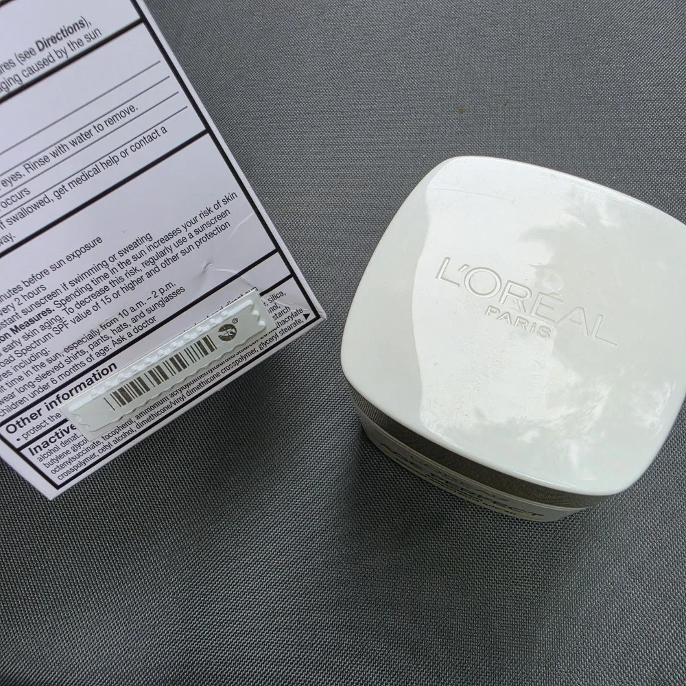 L'Oreal Revitalift Triple Power Moisturizer SPF 30 2.5 oz EXPIRED 05/26